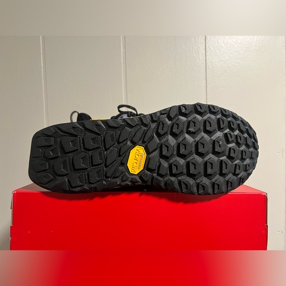 New Balance All Terrain Sneakers - Picture 4 of 6